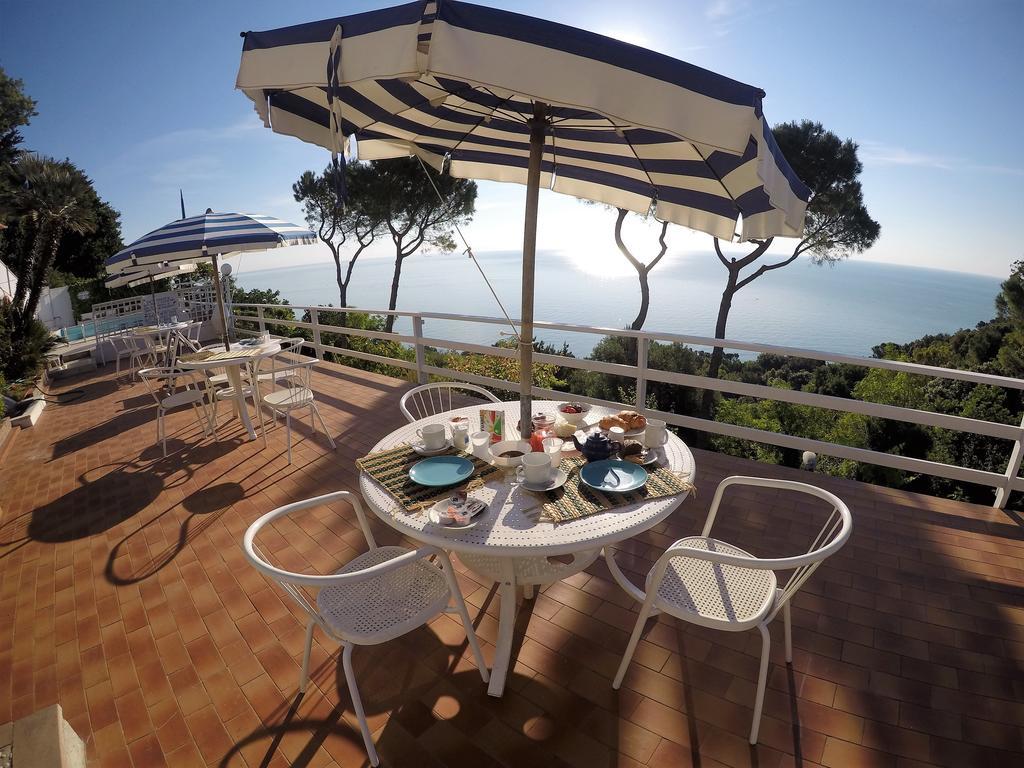 Sea View Sirolo Di Amedeo Bed & Breakfast Exterior photo